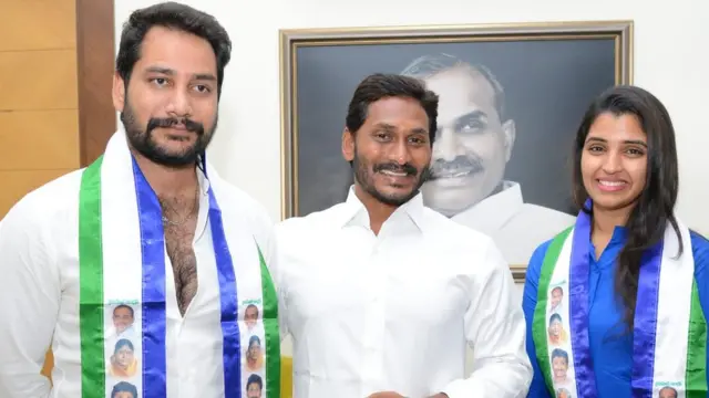 బుల్లితెర నటి శ్యామల దంపతులు