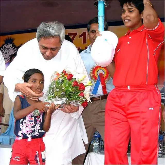 బుధియా సింగ్, నవీన్ పట్నాయక్‌