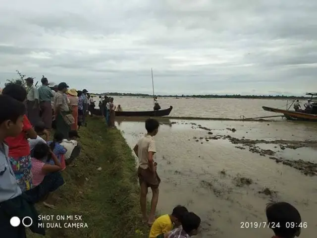 စုံစမ်းရေးကော်မရှင်အဖွဲ့ကလည်း နှစ်ဘက်ရွာသားတွေ ကို စစ်ဆေးနေပြီး သြဂုတ်လ ၆ ရက်နေ့အထိစစ်ဆေးဖို့ ဆင့်ခေါ်ထား