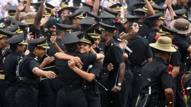 మహిళలు, సైన్యం