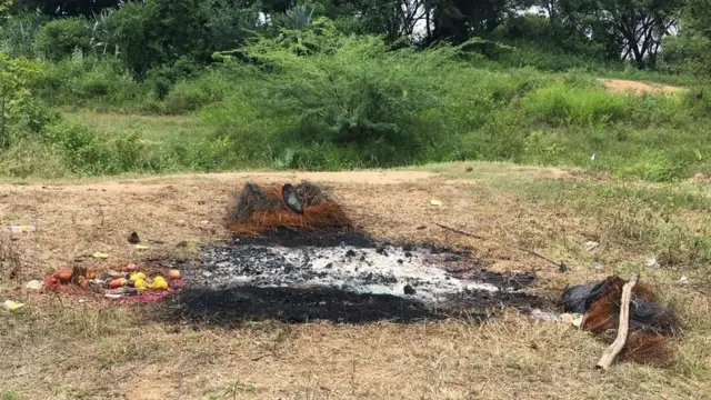 లక్ష్మి అంత్యక్రియలు, ఆంజనేయులు హత్య జరిగిన చోటు.