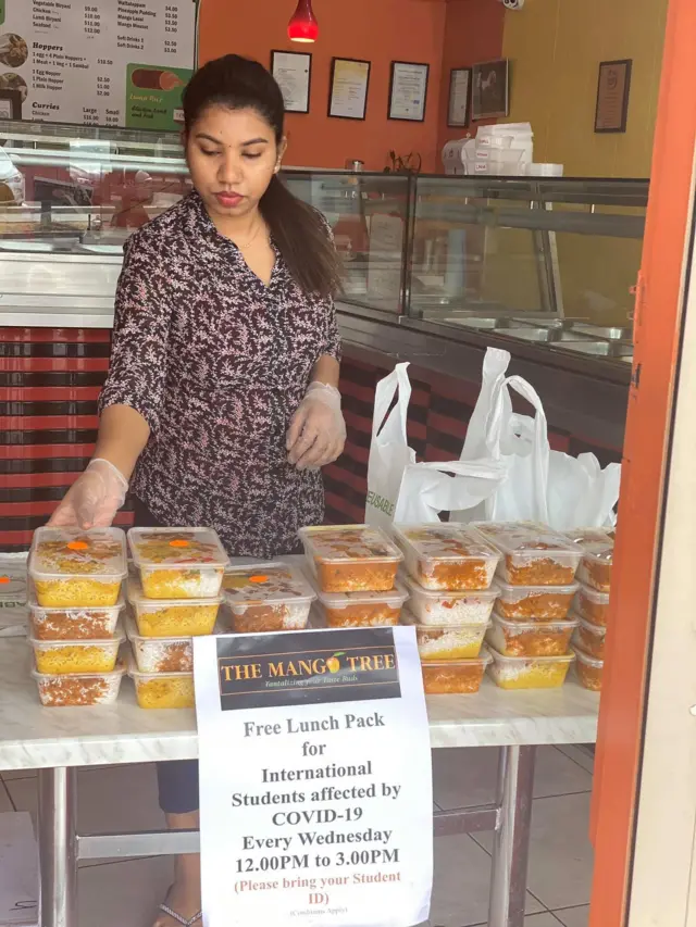 සිසුන්ට නොමිලේ ආහාර ලබා දෙන ඔස්ට්රේලියාවේ ආපනශාලාවක්