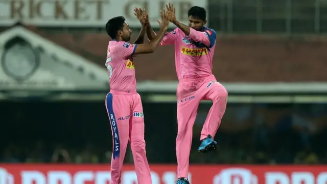 ஐபிஎல்: தோனி அதிரடி ஆட்டம் - ராஜஸ்தான் அணிக்கு 176 ரன்கள் இலக்கு