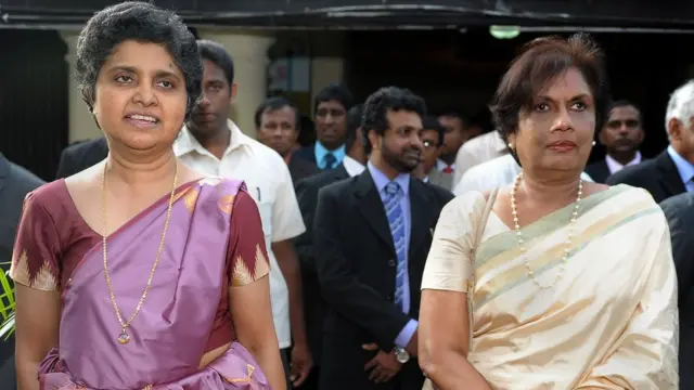 හිටපු ජනාධිපතිනි චන්ද්‍රිකා කුමාරතුංග සහ හිටපු අගවිනිසුරුවරිය ශිරානි බණ්ඩාරනායක