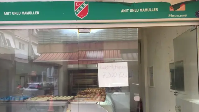 Türkiye yeni yıla doğalgaz, akaryakıt ve elektrik zamlarıyla girdi. Yılın ilk elektrik faturalarındaki artış ise Türkiye'nin dört bir yanından tepki çekiyor.