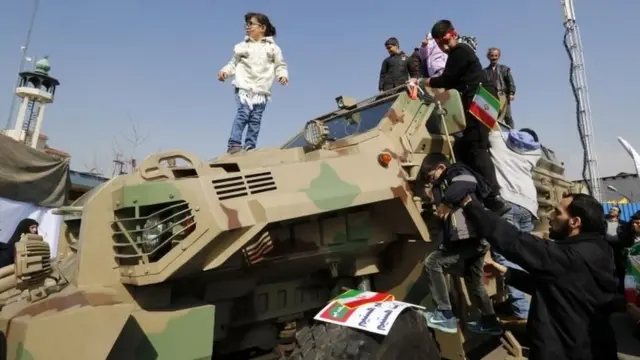 نمایش تانک در تهران