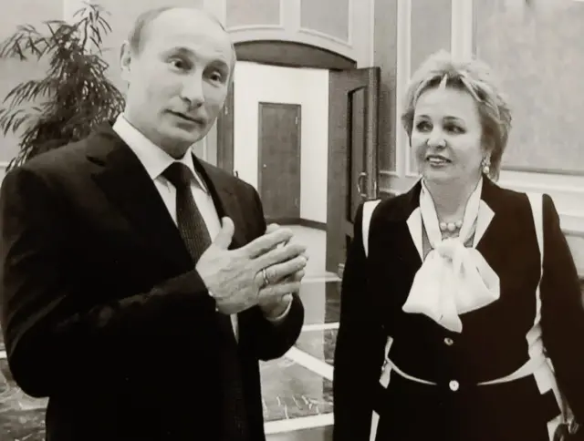 पुतिन अपनी पत्नी ल्यूडमिला के साथ