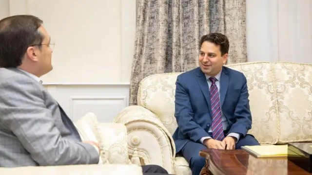 Ҳюман Райтс Вотчнинг Марказий Осиё бўйича вакили Стив Свердлов шу ҳафта Тошкентда Комил Алламжонов билан учрашди