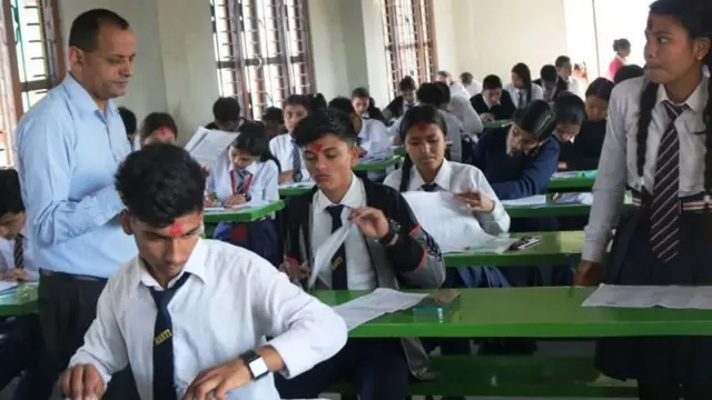 एईई