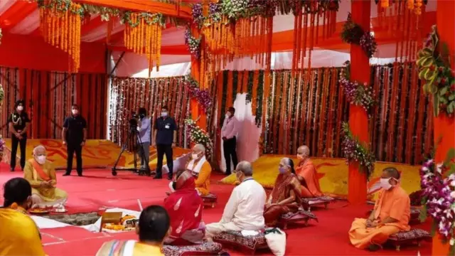 રામમંદિર ભૂમિપૂજનમાં વડા પ્રધાન મોદી અને મુખ્ય મંત્રી યોગી આદિત્યનાથ