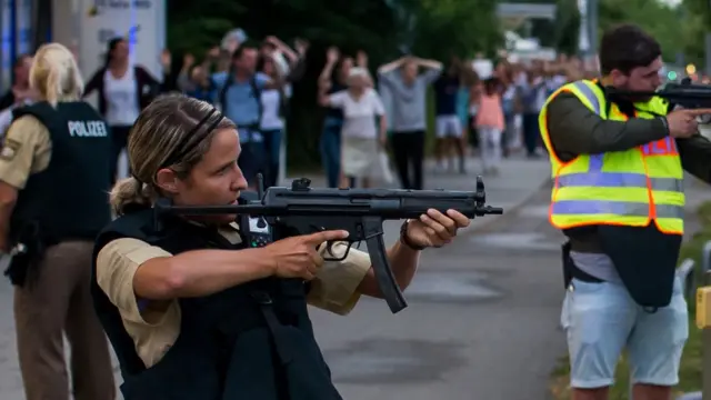 женщина с ружьем