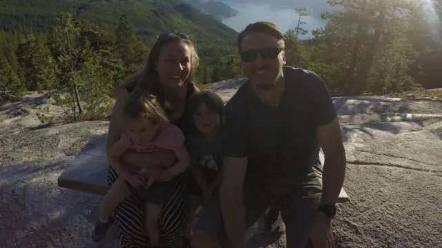 راسيل وارد وعائلته