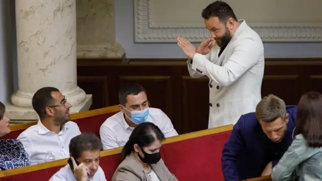 Олександр Дубінський у сесійній залі парламенту