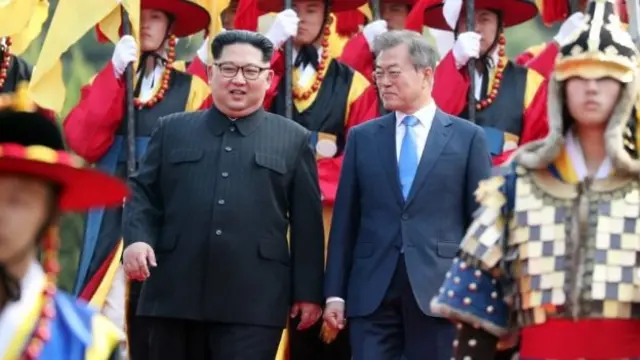 किम जोंग उन और मून जे इन