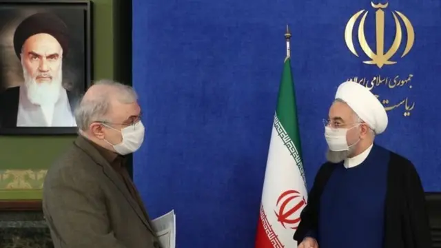 حسن روحانی رئیس جمهور و دکتر سعید نمکی وزیر بهداشت ایران در جلسه ستاد ملی مقابله با کرونا