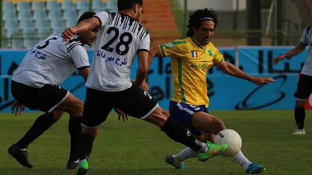 داربی نفتی‌های لیگ برتر را آبادان برد