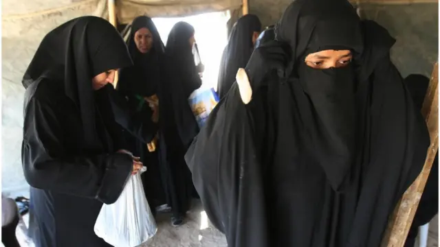 "முஸ்லிம் பெண்கள் ஃபர்தா அணிவது அவசியம் இல்லை"