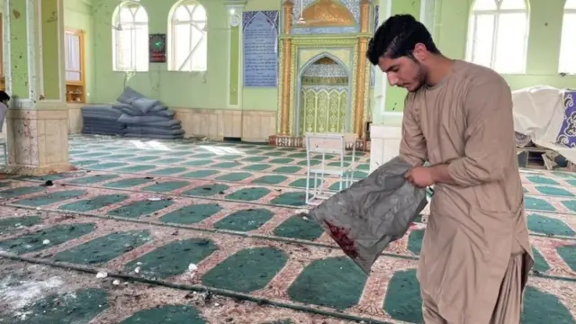 Bom di masjid Syiah di Kandahar, Afghanistan