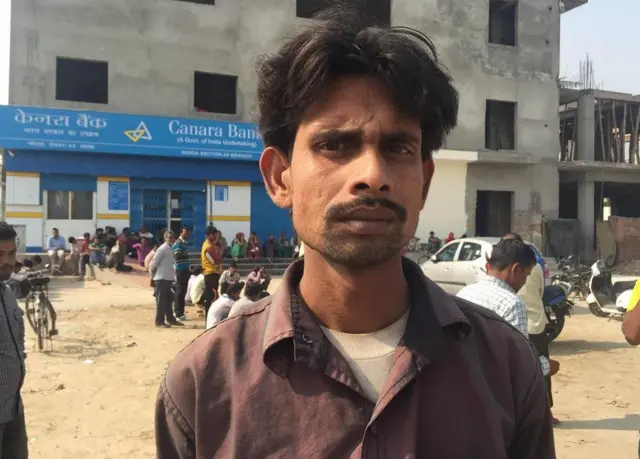 निर्माण कर्मचारी सुखरण अहीर