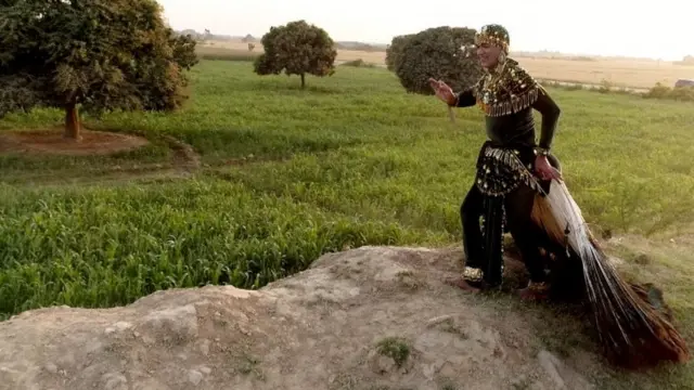 مور