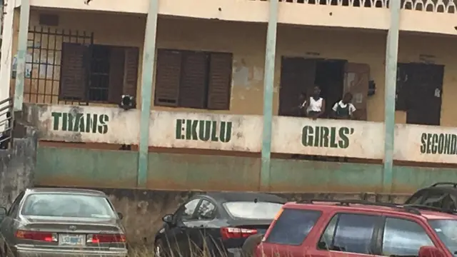 Ụlọakwụkwọ Trans Ekulu Girls