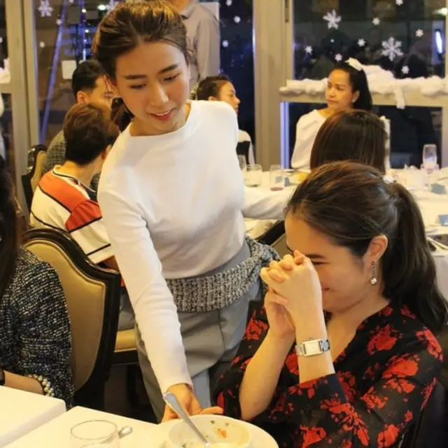 เสิร์ฟอาหาร