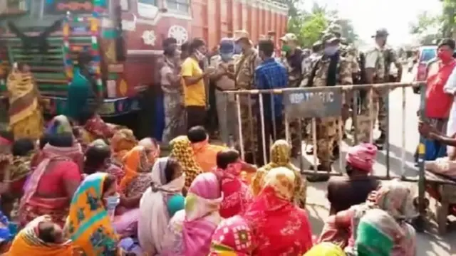 खेजुरी में महिलाओं का प्रदर्शन