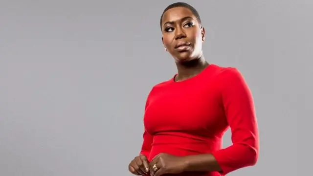 مصممة الأزياء توي سويني