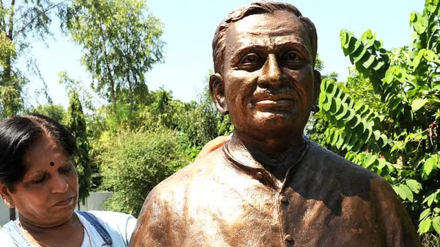 दीन दयाल उपाध्याय की मूर्ति