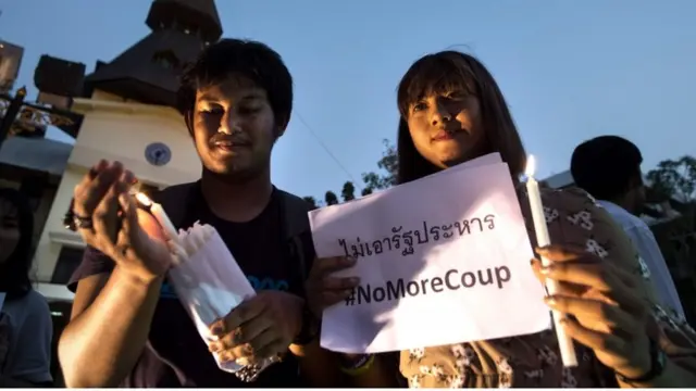 थाईलैंड में लोकतंत्र का समर्थक करने वालों ने 11 फरवरी को बैंकॉक में प्रदर्शन किया.