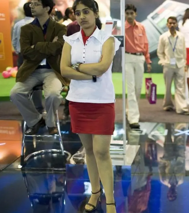 మహిళలు, మాల్స్, రైట్ టు సిట్