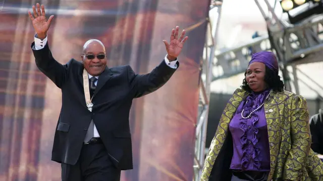Zuma ve en büyük eşi Sizakele Khumalo