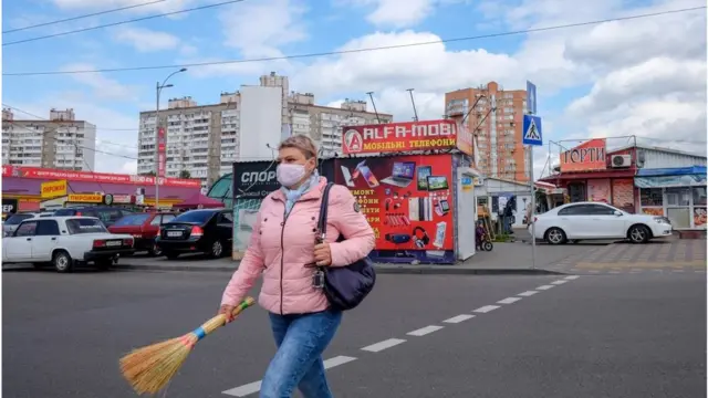 Час на карантині українці використовують, щоб зробити своє житло трохи кращим - хто як може