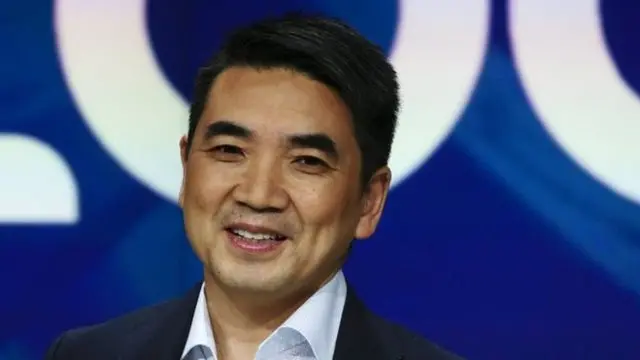 被美国拒签八次才成功赴美的袁征最后创业Zoom成了亿万富翁