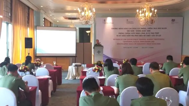Từ ngày 30/9 đến ngày 11/10/2019, Đại sứ quán Anh tại Hà Nội phối hợp với Cục quản lý Xuất nhập cảnh, Bộ Công an tổ chức Chương trình "Nâng cao năng lực phòng, chống mua bán người Việt Nam - Vương Quốc Anh