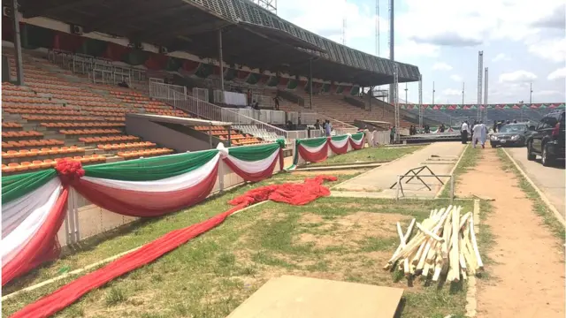 Awọn asọ iselesọ alaranbara ninu papa isere Obafemi Awolowo