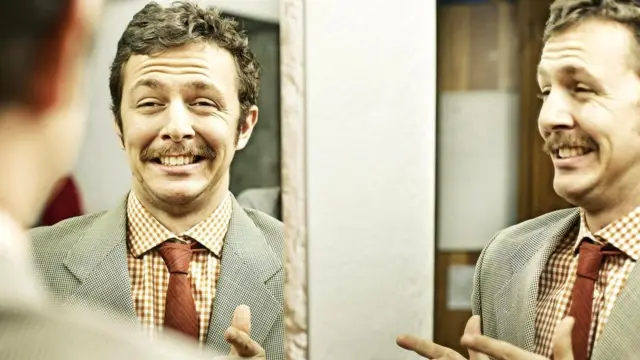 Говорить о себе в третьем лице - возможно, со стороны это покажется высокомерным. Но, по словам Кросса, это очень помогает в работе