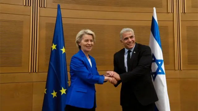 AB Komisyonu Başkanı Ursula von der Leyen ve İsrail Dışişleri Bakanı Yair Lapid