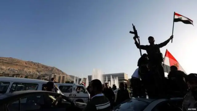 अमेरिकेच्या हल्ल्यांविरोधात दमास्कसमध्ये नागरिकांनी राग व्यक्त केला.