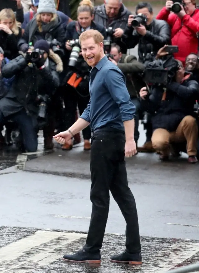 अबे रोडको चर्चित जेब्राक्रसमा राजकुमार ह्यारी