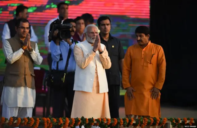 नरेंद्र मोदी