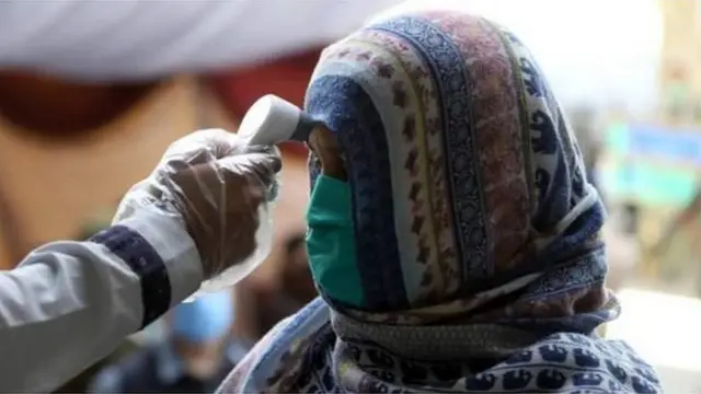 پاکستان کې کورونا وېروس نوې څپه