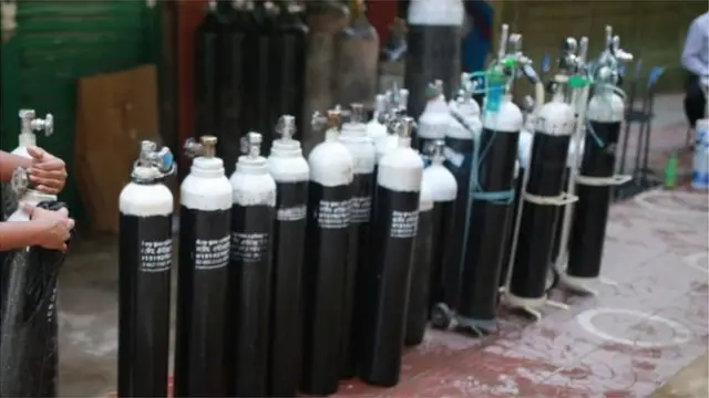 করোনা মহামারির সময় বাংলাদেশে অক্সিজেনের বিপুল চাহিদা বেড়েছে।