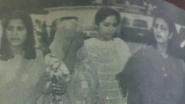 విమాన ప్రమాదంపై నాటి మీడియాలో వచ్చిన ఫొటోలు