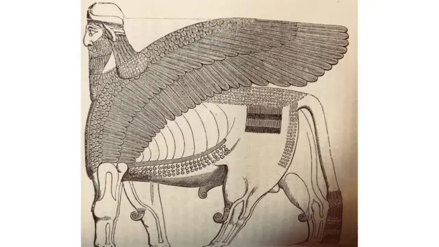 ه دغه ځایه د لاماسو په نامه د یوه اسطوريي کرکټر څلورو مجسمو هم موندل شوې ده.