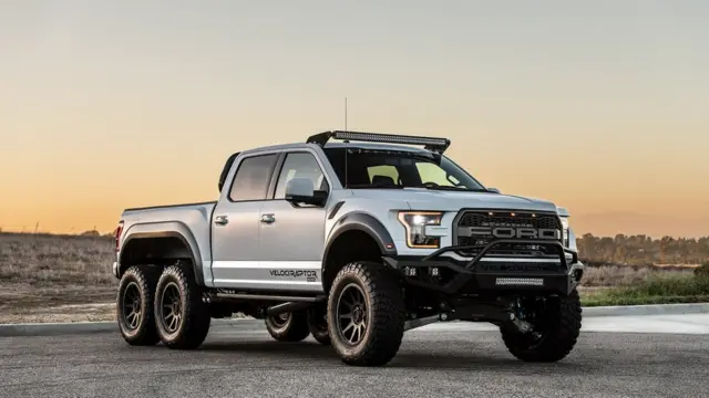 هنسی زمستان گذشته از وانت شش چرخ فورد رونمایی کرد