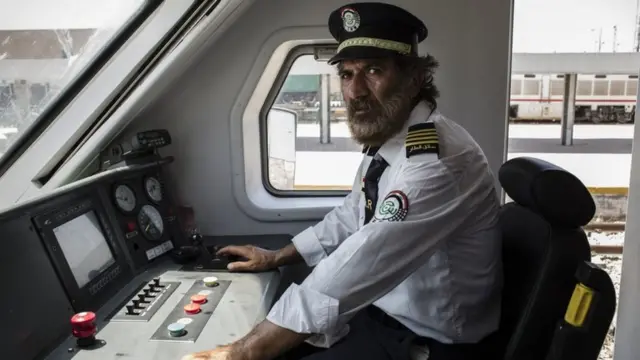 سائق القطارات العراقي علي الكرخي