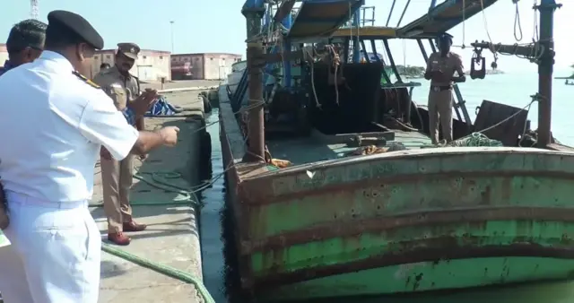 தமிழ்நாட்டு மீனவர்கள் மீது இந்திய கடற்படை துப்பாக்கிச்சூடு