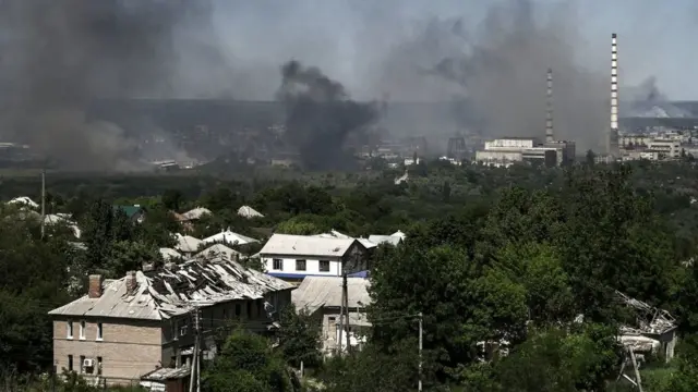 সেভারোদোনেৎস্ক শহরে ব্যাপক গোলাবর্ষণ করা হয় গত কয়েকদিন ধরে