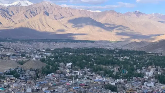 இந்திய - சீன எல்லை பதற்றம்: லடாக் நிலப்பரப்பின் பிரச்சனை என்ன?